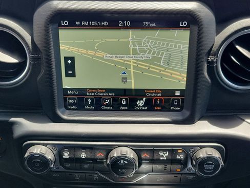 Used 2019 Jeep Wrangler Unlimited Sahara AWD/4WD image 20