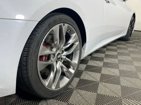 Used 2015 Hyundai Genesis 3.8 RWD image 26