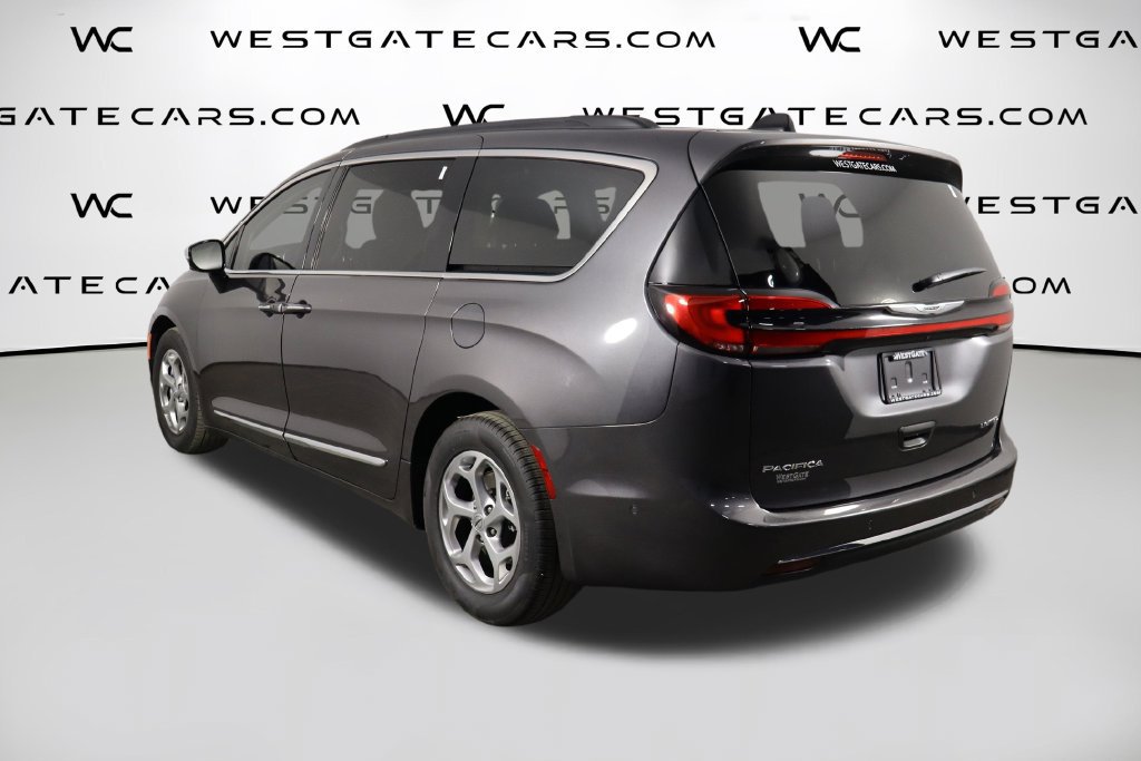 Used 2023 Chrysler Pacifica Limited FWD image 45