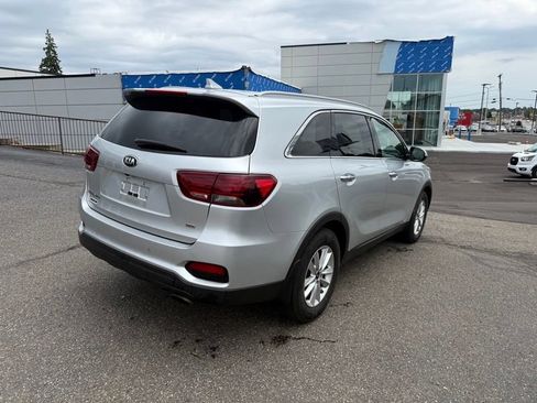 Used 2019 Kia Sorento AWD w/ LX Convenience Package image 8