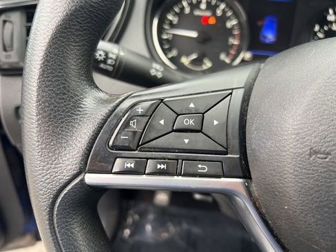 Used 2020 Nissan Rogue Sport S image 29