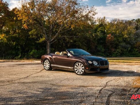 Used 2015 Bentley Continental GT image 34