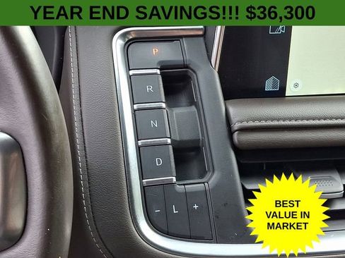 Used 2022 Chevrolet Suburban LT image 17