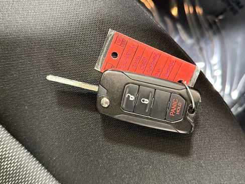 Used 2016 Jeep Renegade Sport w/ Power & Air Group FWD image 31