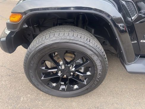 Used 2022 Jeep Gladiator Overland image 12