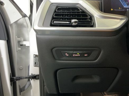 Certified 2024 BMW X5 xDrive40i w/ Premium Package image 17