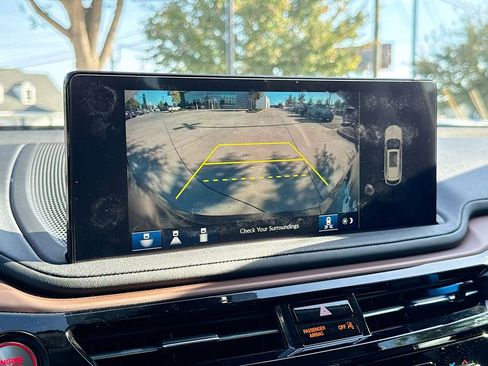 Used 2025 Acura MDX w/ Technology Package image 30