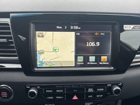 Used 2017 Kia Niro EX image 20