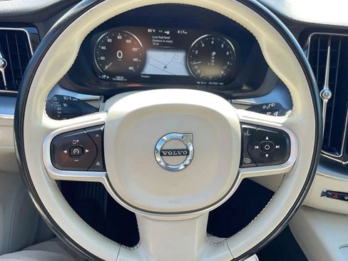 Used 2018 Volvo XC60 T6 Momentum w/ Convenience Package AWD/4WD image 10