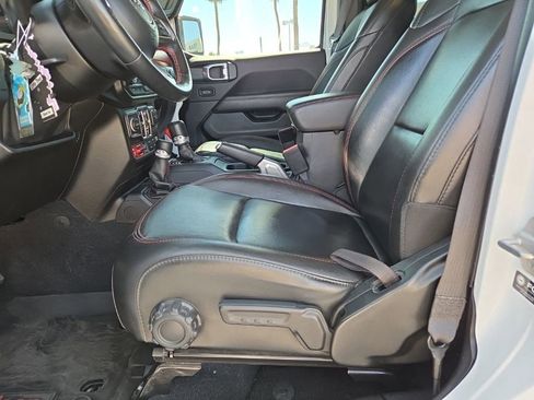 Used 2021 Jeep Gladiator Rubicon AWD/4WD image 6