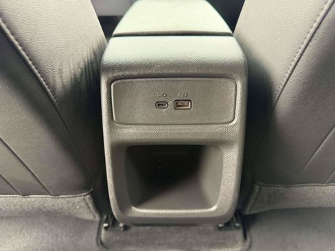Certified 2025 Chevrolet Trax LT FWD image 12