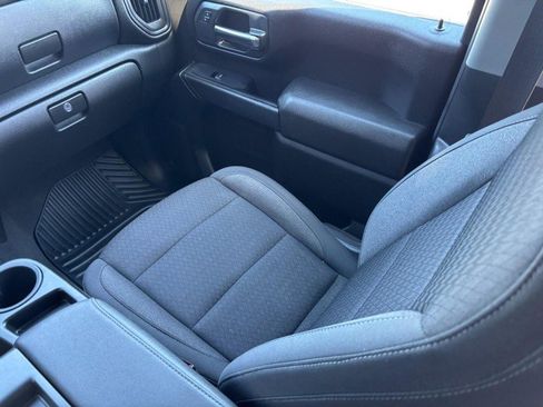 Used 2024 Chevrolet Silverado 2500 Custom w/ Custom Value Package image 15