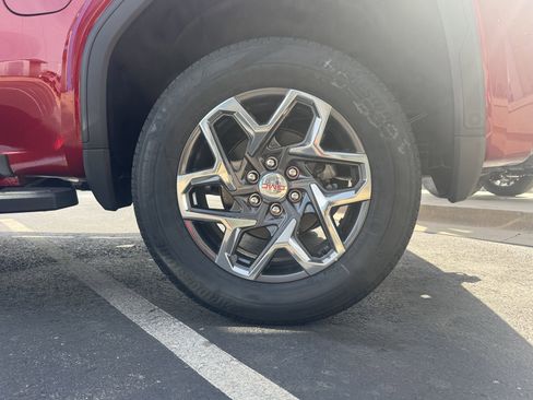 New 2026 GMC Sierra 1500 SLT image 6