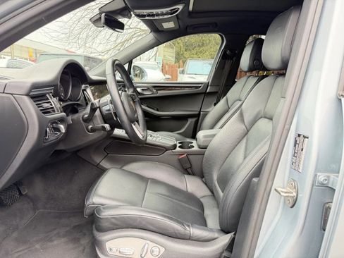 Used 2021 Porsche Macan image 8