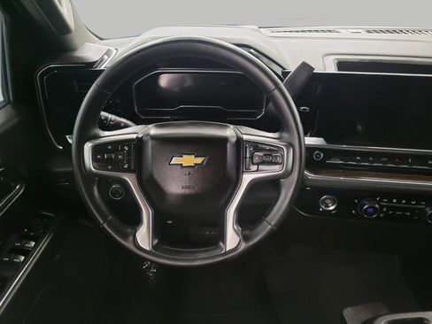 Used 2024 Chevrolet Silverado 1500 LT image 5