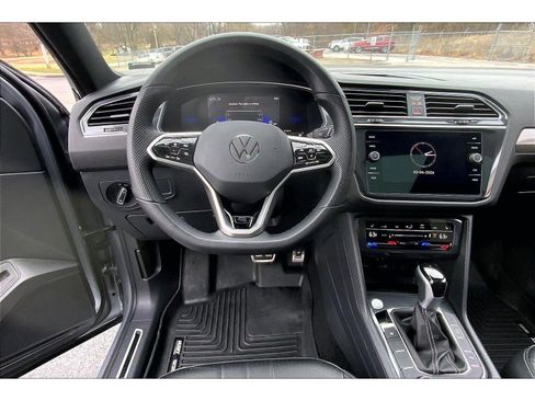 Used 2024 Volkswagen Tiguan SE R-Line w/ MDO Package, Two-Row image 5