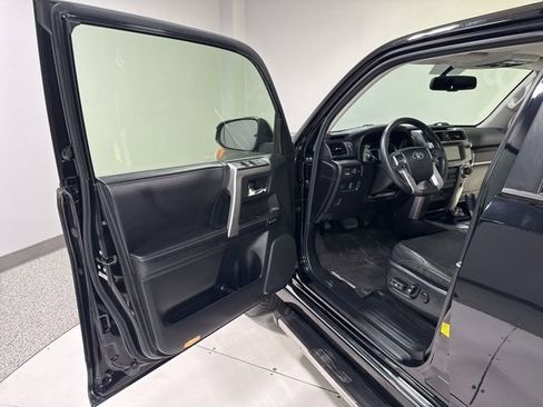 Used 2017 Toyota 4Runner Limited image 11