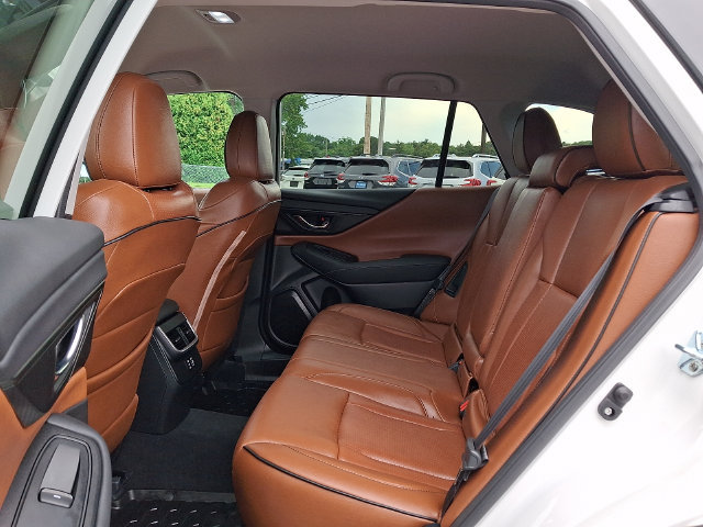 Used 2025 Subaru Outback Premium AWD/4WD image 10