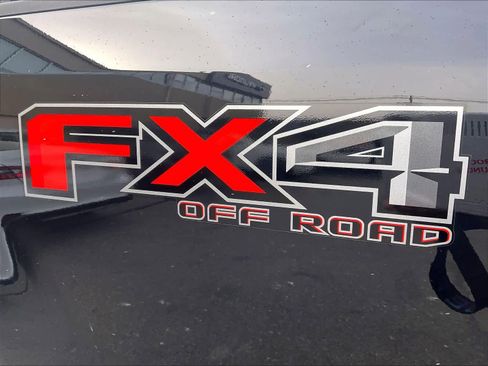 Used 2022 Ford F350 Lariat w/ Chrome Package image 29