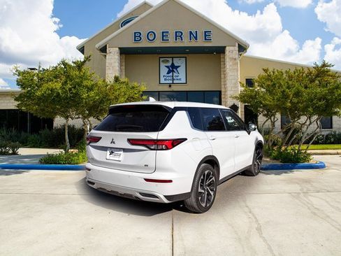 Used 2023 Mitsubishi Outlander SE image 5