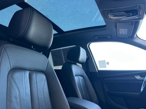 Used 2021 Audi Q5 Premium w/ Convenience Package image 18