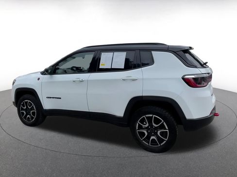Used 2025 Jeep Compass Trailhawk image 10