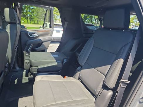 Used 2022 Chevrolet Tahoe LT w/ Luxury Package AWD/4WD image 16