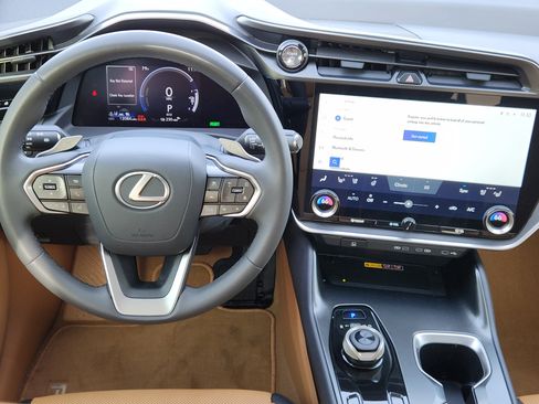 Used 2024 Lexus RZ 300e Premium image 33