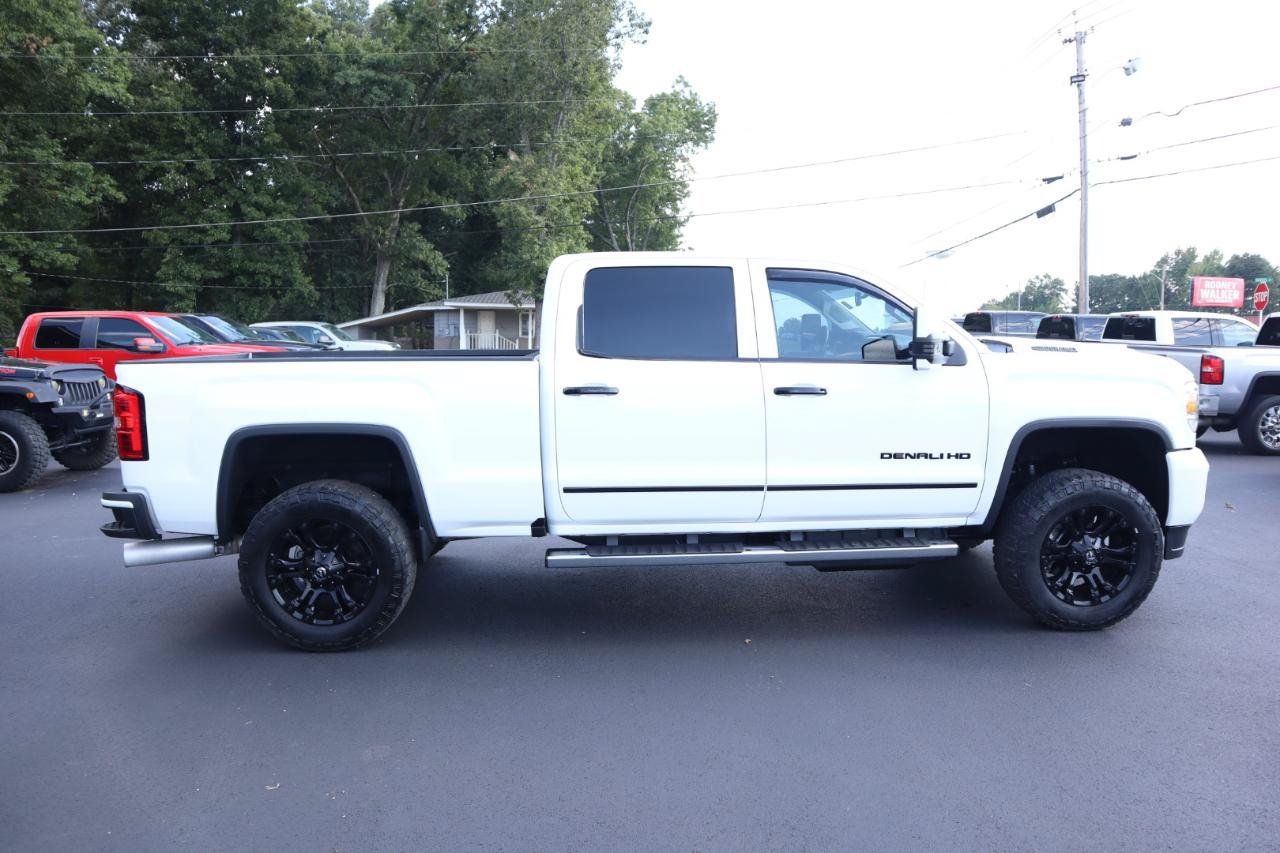 Used 2017 GMC Sierra 2500 Denali w/ Duramax Plus Package AWD/4WD image 4