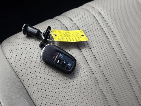 Certified 2025 Honda HR-V EX-L image 18