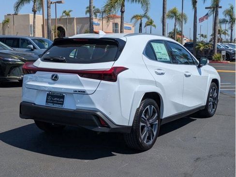 New 2026 Lexus UX 300h FWD image 5