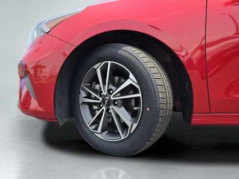 Certified 2023 Kia Forte LXS w/ LXS Technology Package FWD image 40
