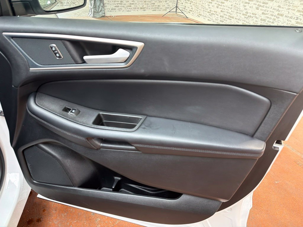 Used 2024 Ford Edge SEL AWD/4WD image 11