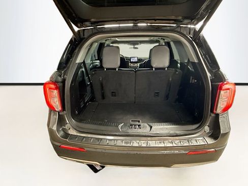 Used 2020 Ford Explorer XLT w/ Equipment Group 202A image 27