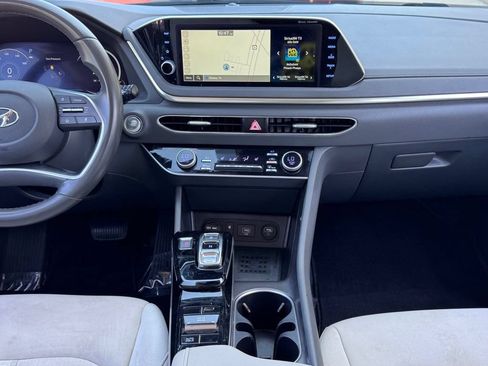 Used 2023 Hyundai Sonata SEL w/ Convenience Package FWD image 4