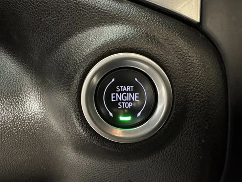 Used 2022 Chevrolet Silverado 2500 LTZ w/ LTZ Convenience Package AWD/4WD image 16