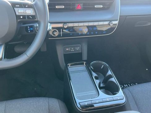 New 2025 Hyundai Ioniq 5 SE image 16