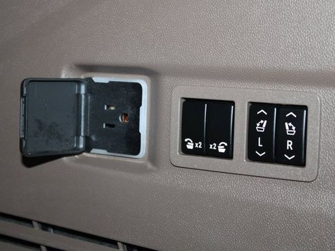 Used 2021 GMC Yukon Denali image 44