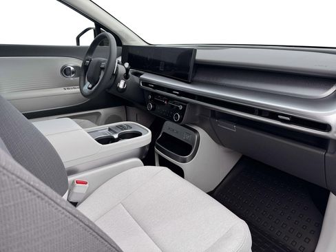 New 2026 Hyundai Ioniq 9 S RWD image 15