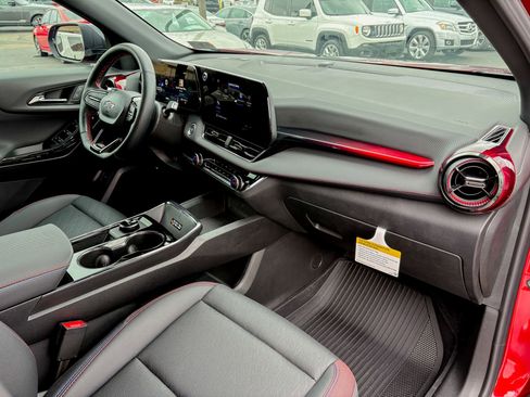 Used 2026 Chevrolet Equinox RS image 17