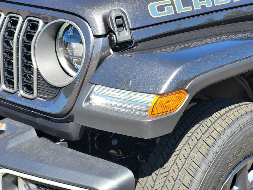 New 2026 Jeep Gladiator Sport AWD/4WD image 8