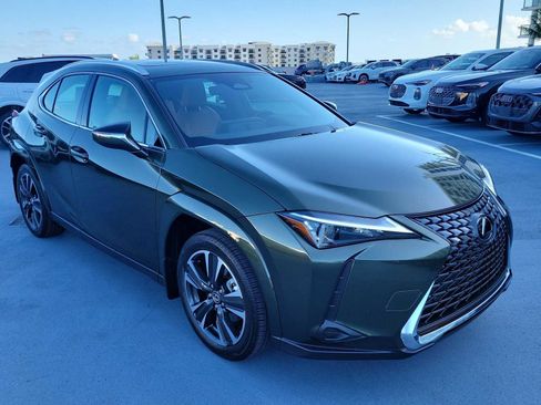 Used 2025 Lexus UX 300h AWD image 8
