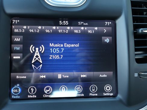 Used 2018 Chrysler 300 Limited image 46