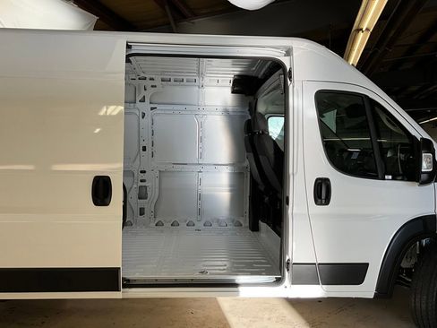 New 2026 RAM ProMaster 2500 w/ Convenience Group image 2
