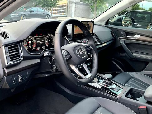 Used 2023 Audi Q5 2.0T Premium Plus w/ Premium Plus Package AWD/4WD image 18