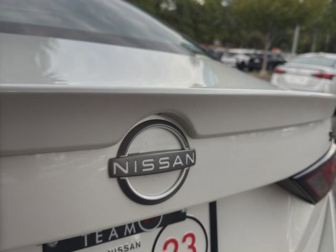 New 2025 Nissan Sentra SR image 13