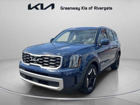 Used 2023 Kia Telluride S w/ S Sunroof Package FWD image 3