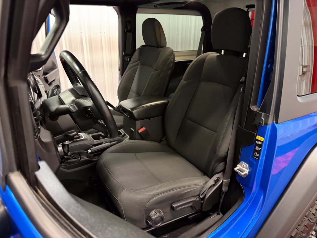 Used 2021 Jeep Wrangler Sport AWD/4WD image 35