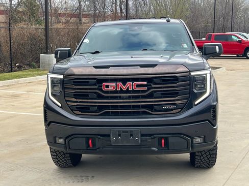 Used 2022 GMC Sierra 1500 AT4X image 2