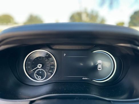 Used 2022 Genesis G70 3.3T image 10